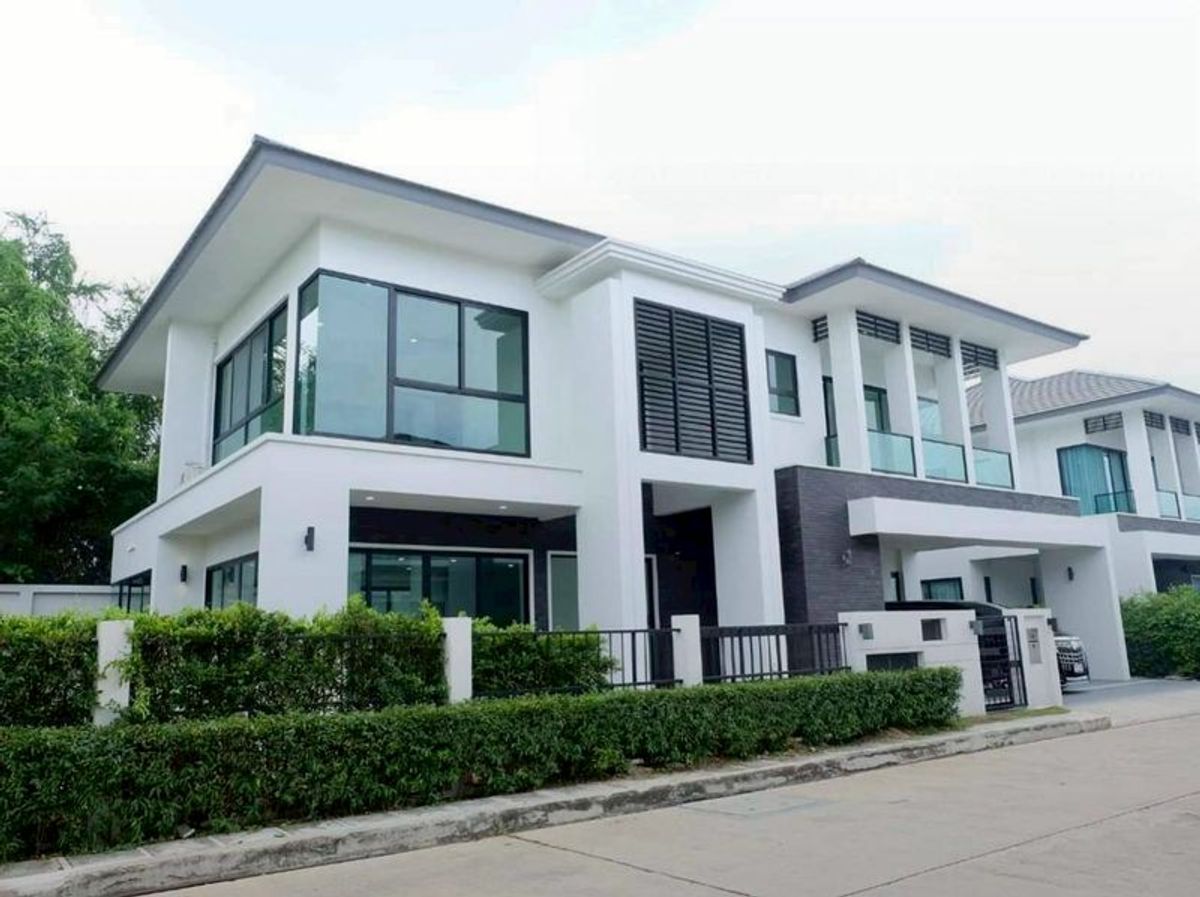 ขายบ้านพัทยา บางแสน ชลบุรี สัตหีบ : ขายบ้านหรู ใกล้สุขุมวิท - เซ็นทรัล มบ.คาซาลูน่า เมสโต ชลบุรี (4 ห้องนอน)
