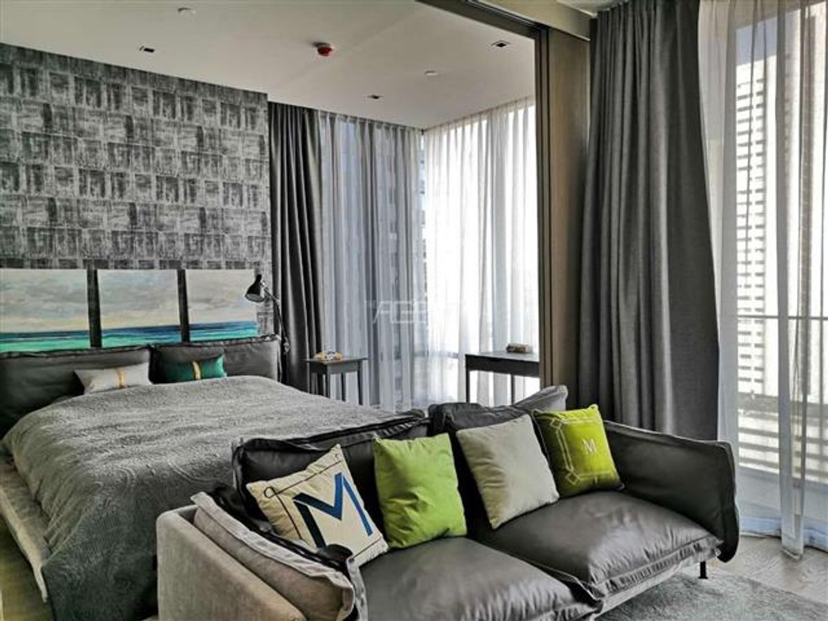 For RentCondoSilom, Saladaeng, Bangrak : **Ashton Silom 50 Sq,m. Fully Finish @38,000บาท/month call Nong 096-2615656  ห้องกว้างมาก 50 ตรม. 1 นอน 1 น้ำ เฟอร์ครบ พร้อมอยู่   Location : Silom , Chongnonsi  Rental Price : 38,000 Baht/Month  Condominium near MRT, BTS  : Silom , Chong nonsiStation  Co