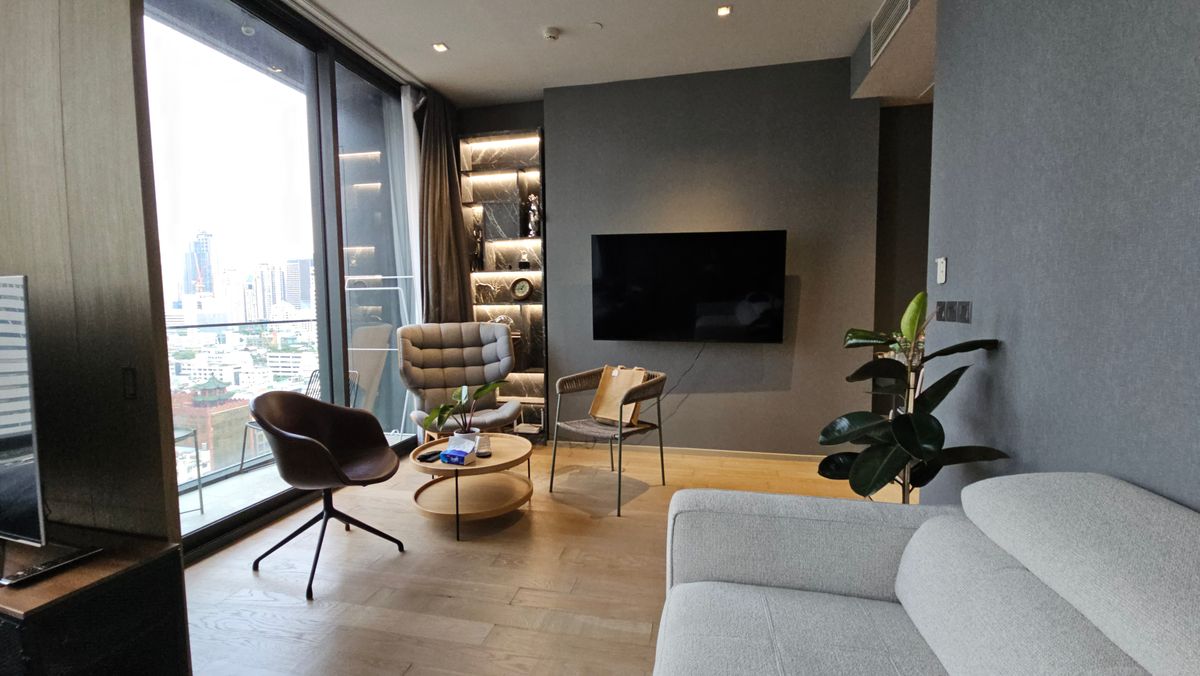 For RentCondoSilom, Saladaeng, Bangrak : **Ashton Silom 50 Sq,m. Fully Finish @38,000บาท/month call Nong 096-2615656  ห้องกว้างมาก 50 ตรม. 1 นอน 1 น้ำ เฟอร์ครบ พร้อมอยู่   Location : Silom , Chongnonsi  Rental Price : 38,000 Baht/Month  Condominium near MRT, BTS  : Silom , Chong nonsiStation  Co