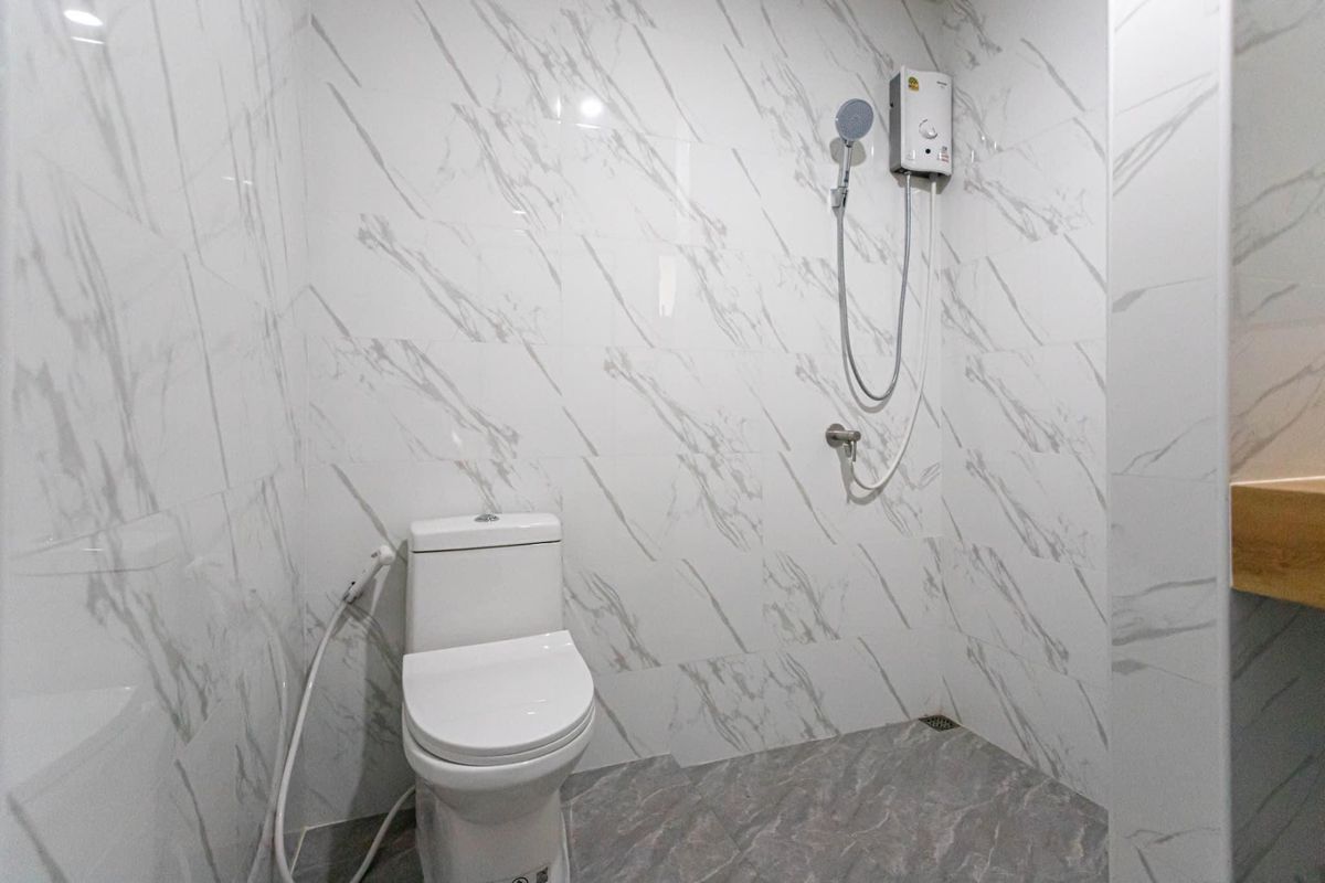 ขายบ้านลาดพร้าว เซ็นทรัลลาดพร้าว : 💎 ขายบ้านใหม่สไตล์โมเดิร์นหรูหรา ลาดพร้าว พร้อมเฟอร์นิเจอร์ทั้งหลัง  5 ห้องนอน 6 ห้องน้ำ ใกล้ MRT โรงเรียนนานาชาติ และแหล่งช้อปปิ้ง เข้าอยู่ได้ทันที 