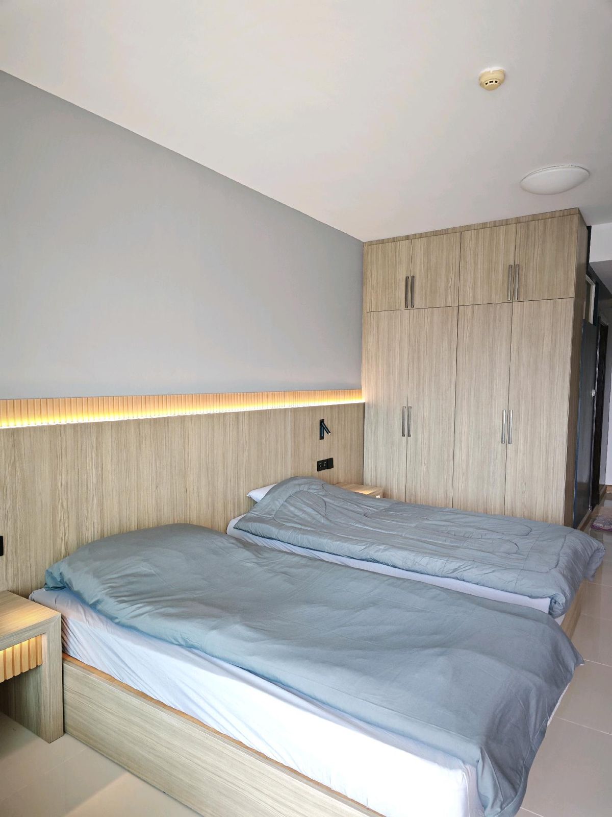 ให้เช่าคอนโดวงเวียนใหญ่ เจริญนคร : Condo for Rent:  Available for Short-term rental, minimum 1 month and long-term rentals.Supalai River Resort Charoennakhon;  Beautiful Studio Room with Chao Phraya River View 32th Floor (High Floor) 38 sq.m. Location: Charoennakhon Road 
Redecor