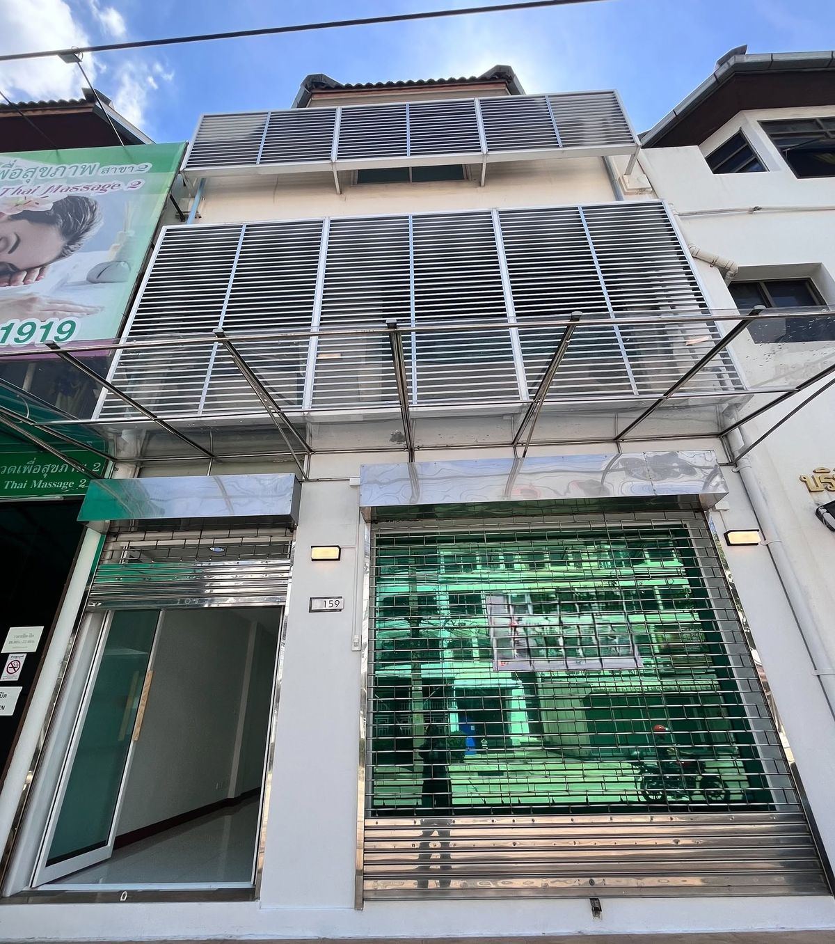 For SaleShop HouseLadprao, Central Ladprao : ✨ Newly Renovated 4-Storey Home Office – Ready to Move In! Ideal for International Clients, Surrounded by Restaurants, Shops & Offices