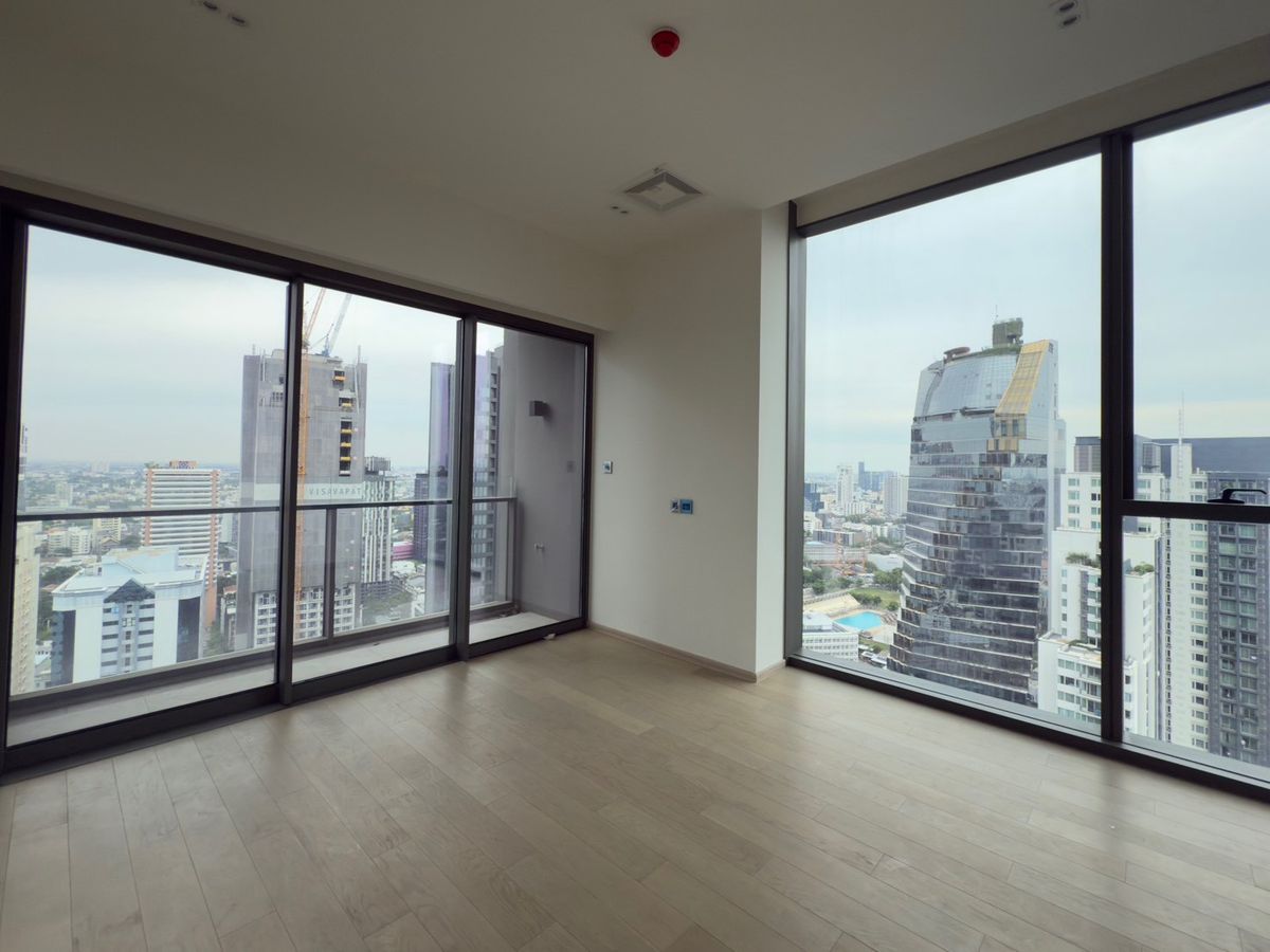 ขายคอนโดสุขุมวิท อโศก ทองหล่อ :  ❖ Rare Unit Penthouse ❖ ชั้น 25+ 185.00 ตร.ม. | 3 ห้องนอน 3 ห้องน้ำ | คอนโดใกล้ BTS ทองหล่อ 190 ม., เมเจอร์ ซีนีเพล็กซ์ สุขุมวิท 550 ม.