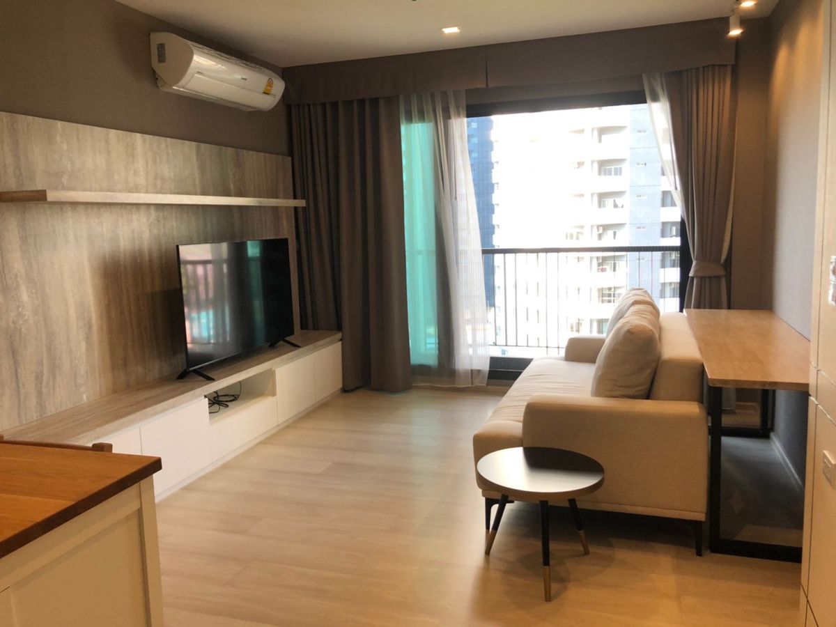 ให้เช่าคอนโดวิทยุ ชิดลม หลังสวน : (for rent) Life One Wireless 2ห้องนอน ติดถนนวิทยุ ใกล้ Central Embassy และ BTS เพลินจิต