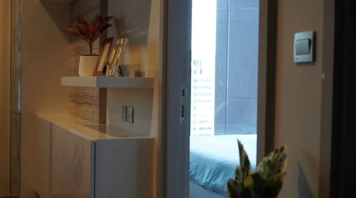 ให้เช่าคอนโดสะพานควาย จตุจักร : 🌿 ให้เช่าคอนโด The Line จตุจักร-หมอชิต 🌿 ✨ วิวสวนสวย ชั้นสูง 39 | ห้องหน้ากว้าง | ใกล้ BTS และ MRT  📍 ทำเลพรีเมียมติดสวนจตุจักร เชื่อมต่อ BTS หมอชิต + MRT จตุจักร  🛏 1 Bedroom | ขนาด 44 ตร.ม. | ชั้น 39 | วิวสวนสาธารณะ