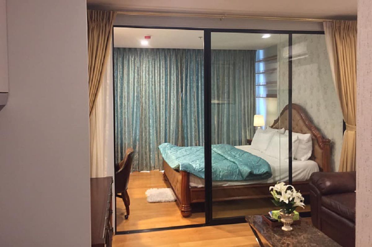 For RentCondoSathorn, Narathiwat : ❤︎︎ Noble Revo Silom ❤︎︎ 🚈 Just 200m from BTS SURERASAK (many rooms)