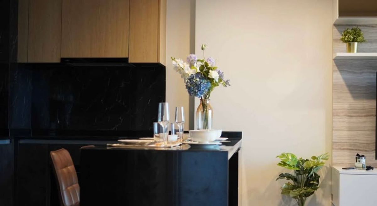 ให้เช่าคอนโดสะพานควาย จตุจักร : 🌿 ให้เช่าคอนโด The Line จตุจักร-หมอชิต 🌿 ✨ วิวสวนสวย ชั้นสูง 39 | ห้องหน้ากว้าง | ใกล้ BTS และ MRT  📍 ทำเลพรีเมียมติดสวนจตุจักร เชื่อมต่อ BTS หมอชิต + MRT จตุจักร  🛏 1 Bedroom | ขนาด 44 ตร.ม. | ชั้น 39 | วิวสวนสาธารณะ