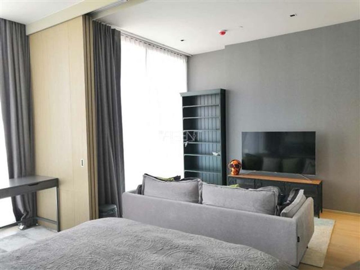 For RentCondoSilom, Saladaeng, Bangrak : **Ashton Silom 50 Sq,m. Fully Finish @38,000บาท/month call Nong 096-2615656  ห้องกว้างมาก 50 ตรม. 1 นอน 1 น้ำ เฟอร์ครบ พร้อมอยู่   Location : Silom , Chongnonsi  Rental Price : 38,000 Baht/Month  Condominium near MRT, BTS  : Silom , Chong nonsiStation  Co