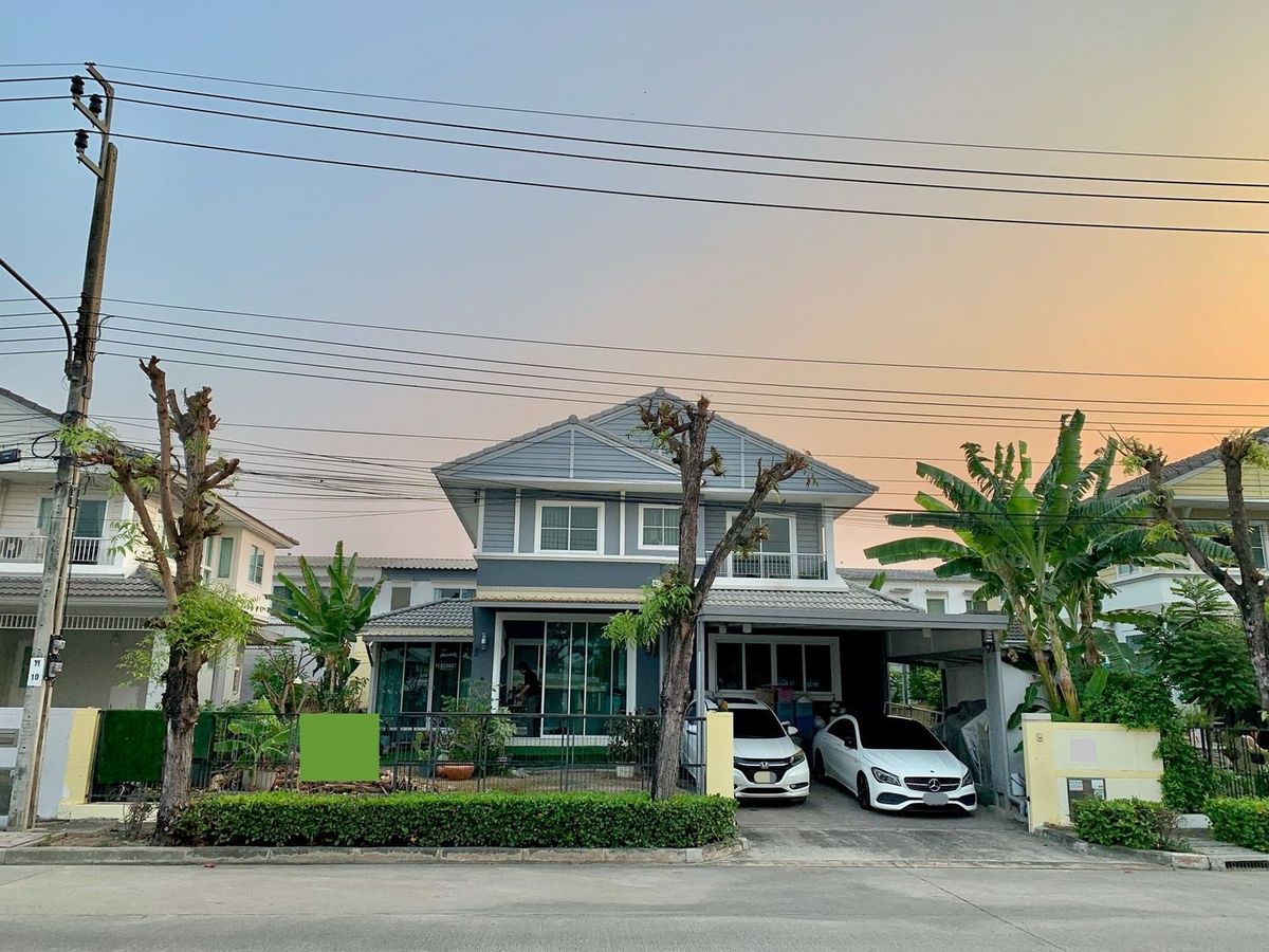 For SaleHouseBangna, Bearing, Lasalle : Maine 75 Sq. 5 beds, 3 water, 2 -story house, Pruek Lada, Bang Na Km 26, near ABAC.