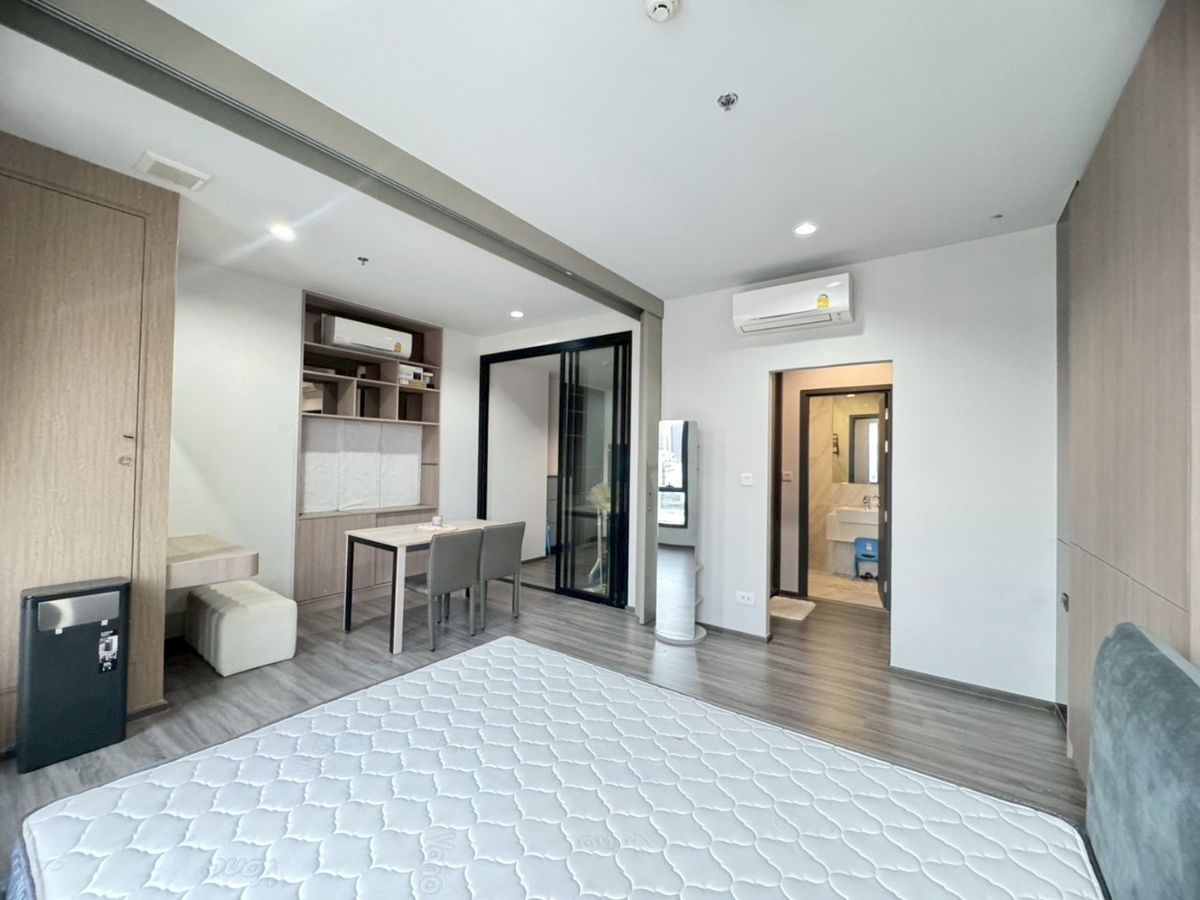 ให้เช่าคอนโดราชเทวี พญาไท : ✨New ✨For Rent 1 Bedroom 1 Bath 36 sqm📍  Corner Unit  23,000 per month📍