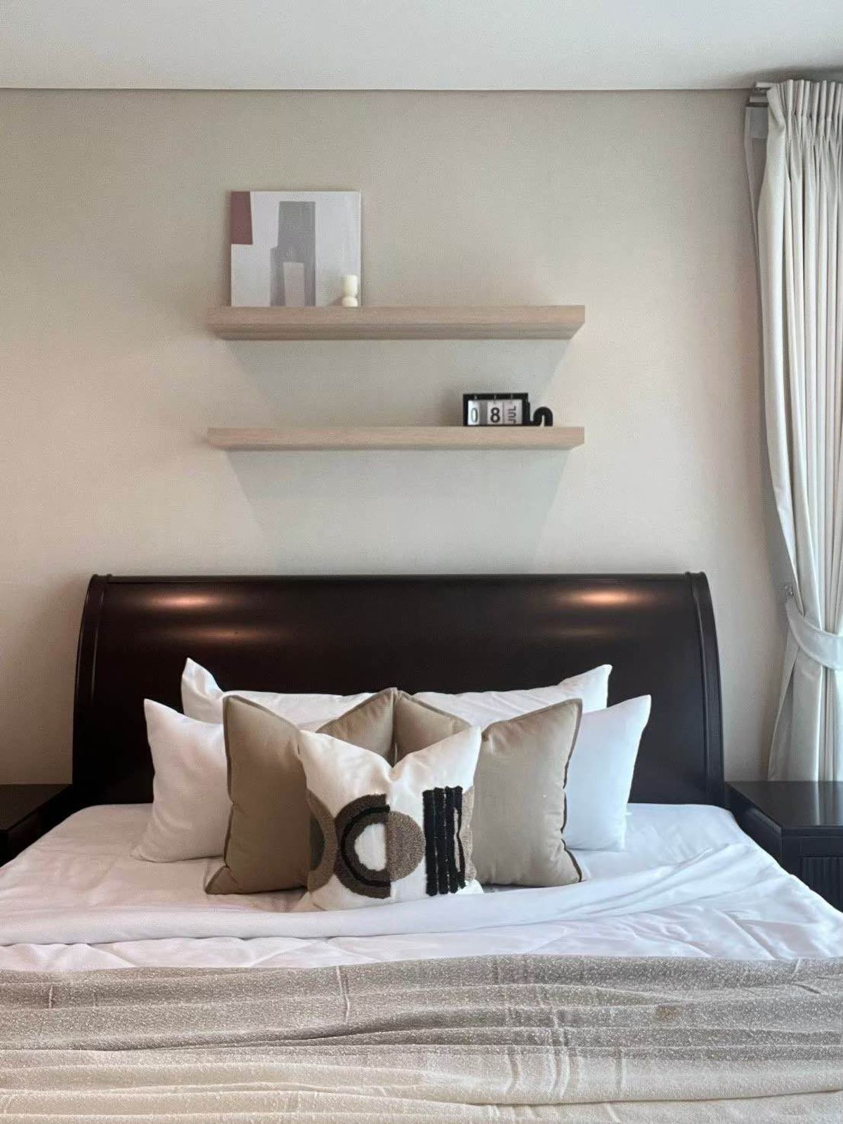 ให้เช่าคอนโดสุขุมวิท อโศก ทองหล่อ :  ❖ Prime Location ❖ ชั้น 05+ 88.00 ตร.ม. | 2 ห้องนอน 2 ห้องน้ำ | ใกล้รถไฟฟ้า BTS ทองหล่อ 4 นาที, เจ อเวนิว 2 นาที, ดองกิ มอลล์ ทองหล่อ 5 นาที