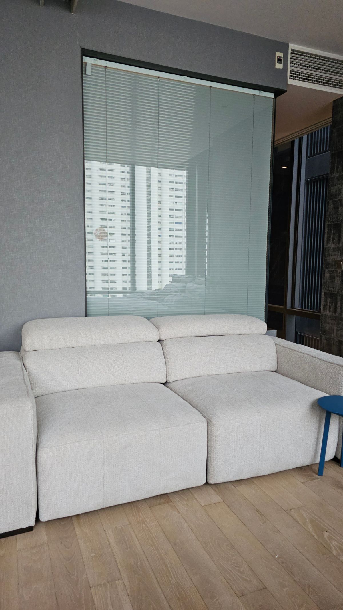 For RentCondoSilom, Saladaeng, Bangrak : **Ashton Silom 50 Sq,m. Fully Finish @38,000บาท/month call Nong 096-2615656  ห้องกว้างมาก 50 ตรม. 1 นอน 1 น้ำ เฟอร์ครบ พร้อมอยู่   Location : Silom , Chongnonsi  Rental Price : 38,000 Baht/Month  Condominium near MRT, BTS  : Silom , Chong nonsiStation  Co