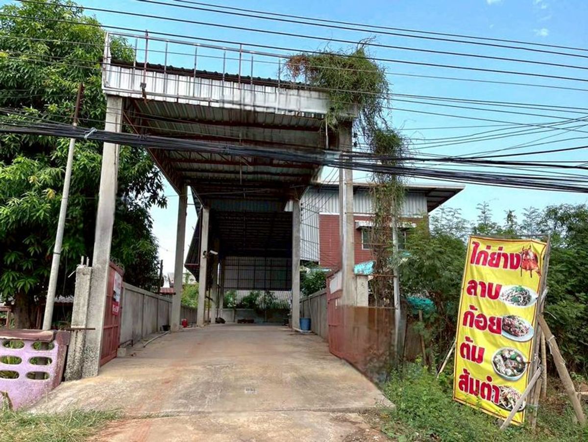 For RentLandChaiyaphum : Land for rent on the Chaiyaphum-Sikhio Road, opposite the MG car center with a house for an area of ​​107.8 square wah, Nong Na Saeng Subdistrict, Mueang Chaiyaphum District, Chaiyaphum Province.