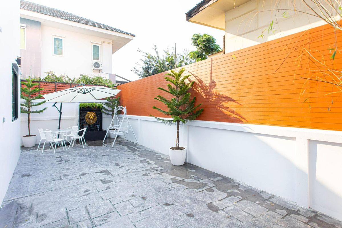 ขายบ้านลาดพร้าว เซ็นทรัลลาดพร้าว : 💎 ขายบ้านใหม่สไตล์โมเดิร์นหรูหรา ลาดพร้าว พร้อมเฟอร์นิเจอร์ทั้งหลัง  5 ห้องนอน 6 ห้องน้ำ ใกล้ MRT โรงเรียนนานาชาติ และแหล่งช้อปปิ้ง เข้าอยู่ได้ทันที 