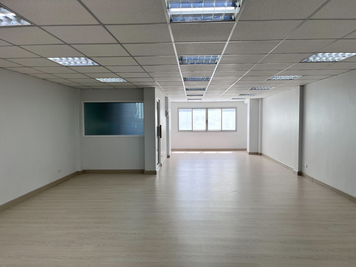 ขายอาคารพาณิชย์ลาดพร้าว เซ็นทรัลลาดพร้าว : ✨ โฮมออฟฟิศ 4 ชั้น ปรับปรุงใหม่ พร้อมเข้าอยู่ได้ทันที พร้อมรองรับลูกค้าต่างชาติ รายล้อมด้วยร้านอาหาร ร้านค้า และสำนักงานมากมาย 