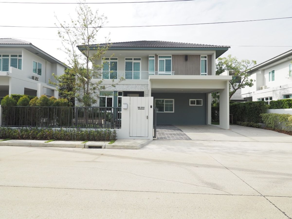 ให้เช่าบ้านลาดกระบัง สุวรรณภูมิ : บ้านเดี่ยว 2 ชั้น พร้อมเฟอร์นิเจอร์และเครื่องใช้ไฟฟ้า ตกแต่งสวยงาม ให้เช่า ย่านประเวศ-บางนา ใกล้มหาวิทยาลัยรามคำแหง วิทยาเขตบางนา เพียง 800 เมตร