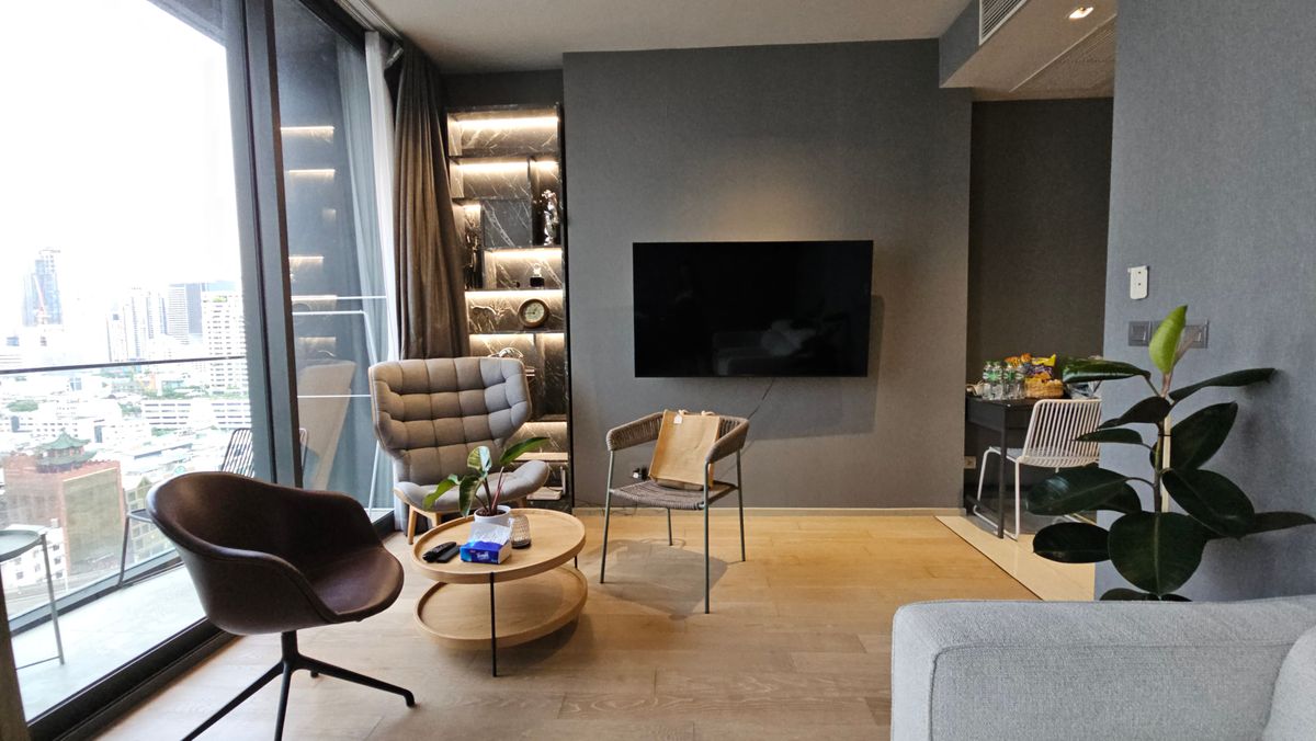 For RentCondoSilom, Saladaeng, Bangrak : **Ashton Silom 50 Sq,m. Fully Finish @38,000บาท/month call Nong 096-2615656  ห้องกว้างมาก 50 ตรม. 1 นอน 1 น้ำ เฟอร์ครบ พร้อมอยู่   Location : Silom , Chongnonsi  Rental Price : 38,000 Baht/Month  Condominium near MRT, BTS  : Silom , Chong nonsiStation  Co