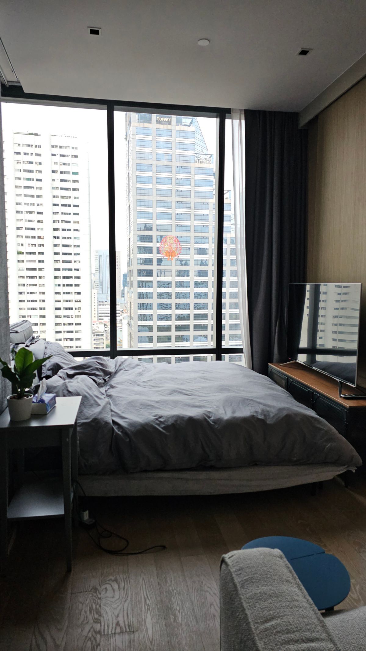 For RentCondoSilom, Saladaeng, Bangrak : **Ashton Silom 50 Sq,m. Fully Finish @38,000บาท/month call Nong 096-2615656  ห้องกว้างมาก 50 ตรม. 1 นอน 1 น้ำ เฟอร์ครบ พร้อมอยู่   Location : Silom , Chongnonsi  Rental Price : 38,000 Baht/Month  Condominium near MRT, BTS  : Silom , Chong nonsiStation  Co