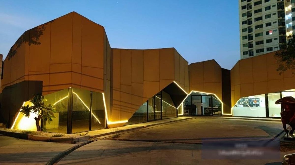 For RentShowroomBangna, Bearing, Lasalle : Rental showroom on Srinakarin Road, Bang Na