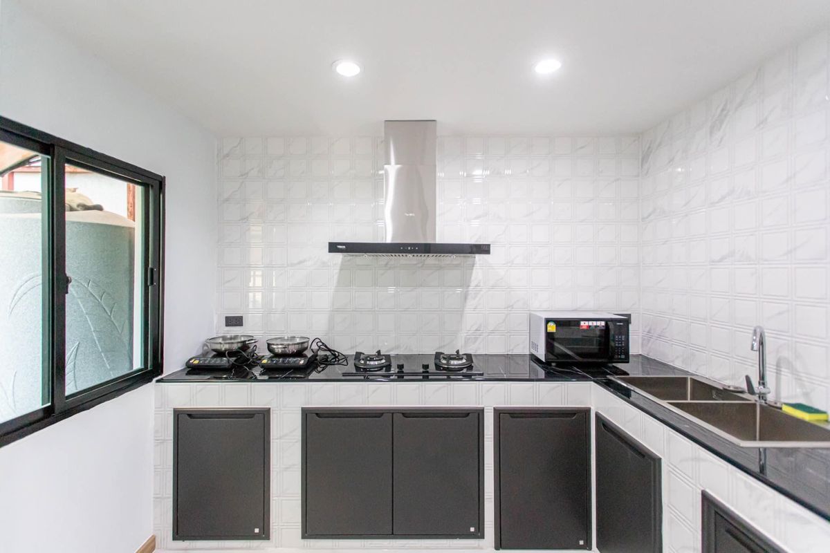 ขายบ้านลาดพร้าว เซ็นทรัลลาดพร้าว : 💎 ขายบ้านใหม่สไตล์โมเดิร์นหรูหรา ลาดพร้าว พร้อมเฟอร์นิเจอร์ทั้งหลัง  5 ห้องนอน 6 ห้องน้ำ ใกล้ MRT โรงเรียนนานาชาติ และแหล่งช้อปปิ้ง เข้าอยู่ได้ทันที 