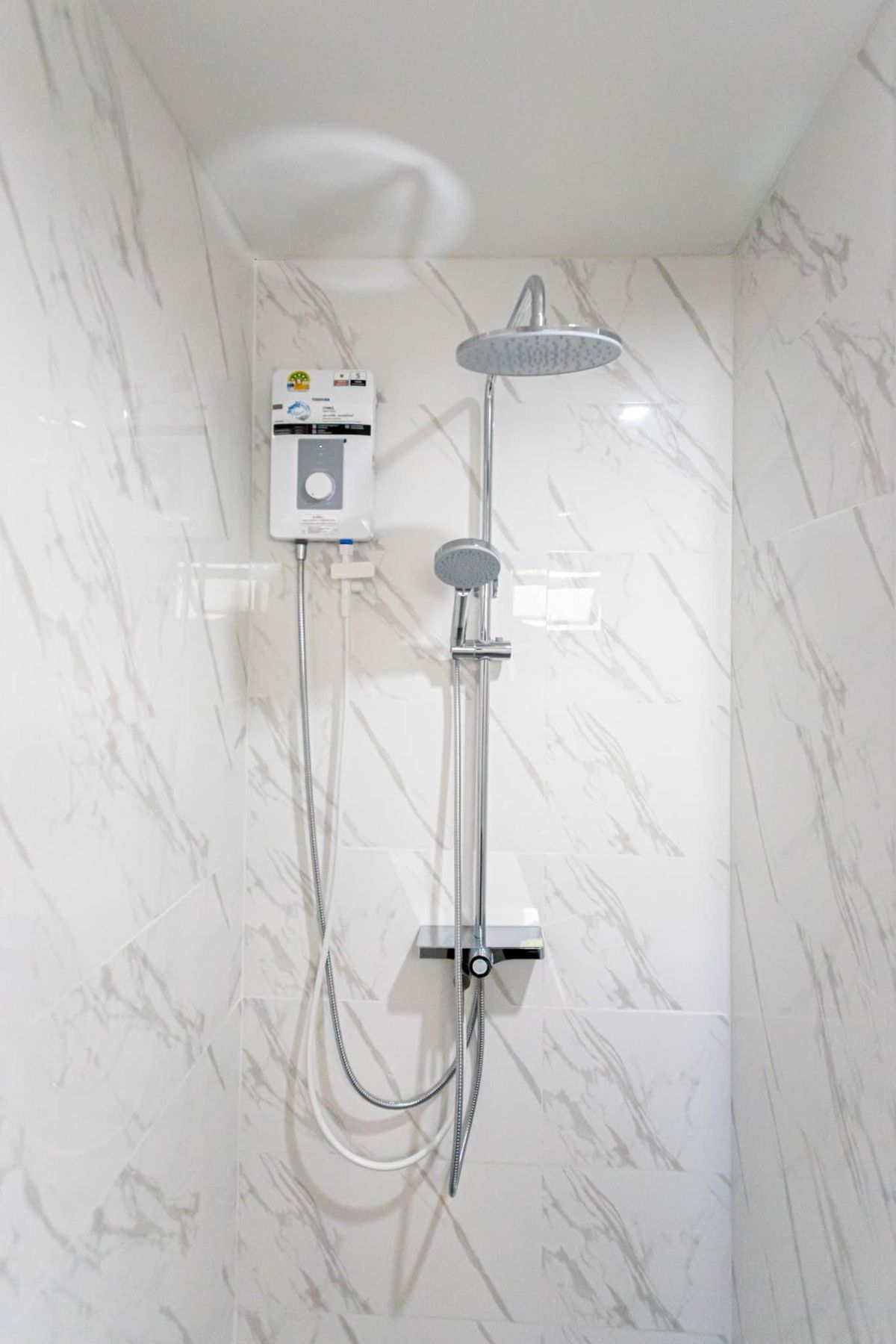 ขายบ้านลาดพร้าว เซ็นทรัลลาดพร้าว : 💎 ขายบ้านใหม่สไตล์โมเดิร์นหรูหรา ลาดพร้าว พร้อมเฟอร์นิเจอร์ทั้งหลัง  5 ห้องนอน 6 ห้องน้ำ ใกล้ MRT โรงเรียนนานาชาติ และแหล่งช้อปปิ้ง เข้าอยู่ได้ทันที 