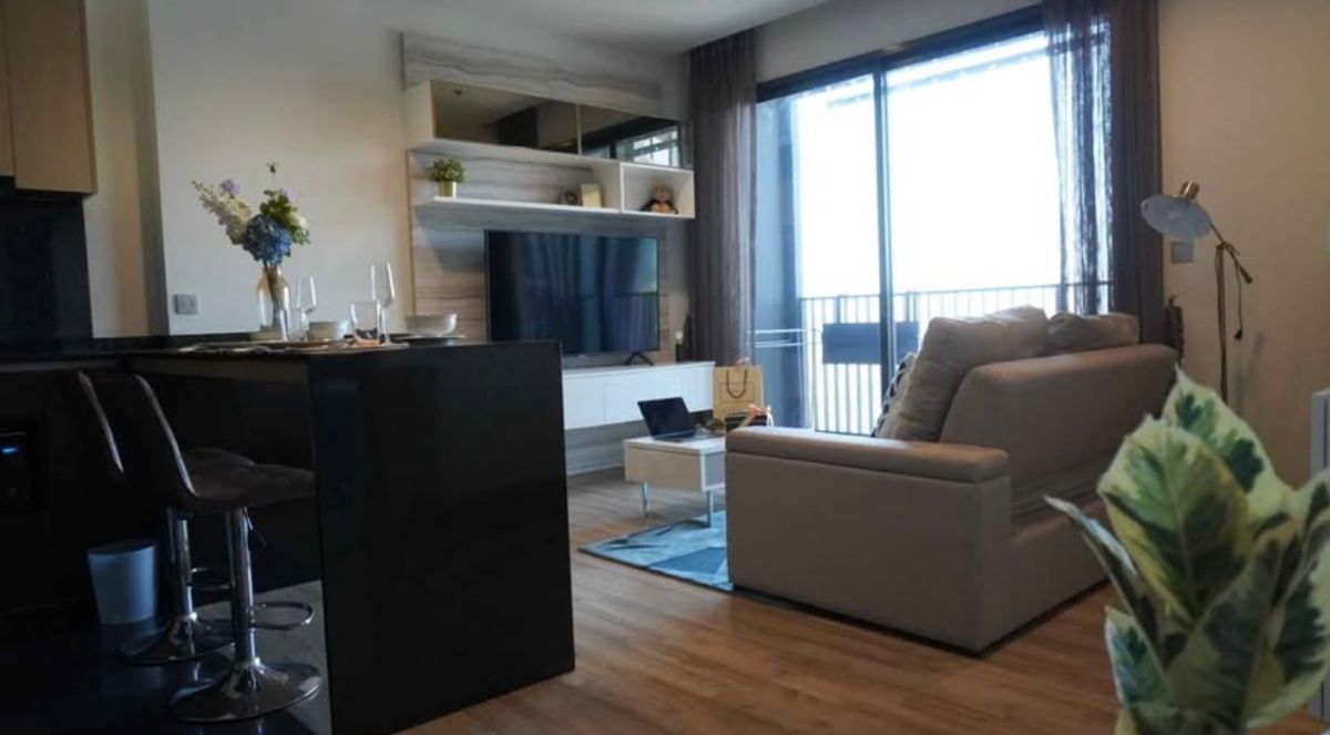 ให้เช่าคอนโดสะพานควาย จตุจักร : 🌿 ให้เช่าคอนโด The Line จตุจักร-หมอชิต 🌿 ✨ วิวสวนสวย ชั้นสูง 39 | ห้องหน้ากว้าง | ใกล้ BTS และ MRT  📍 ทำเลพรีเมียมติดสวนจตุจักร เชื่อมต่อ BTS หมอชิต + MRT จตุจักร  🛏 1 Bedroom | ขนาด 44 ตร.ม. | ชั้น 39 | วิวสวนสาธารณะ