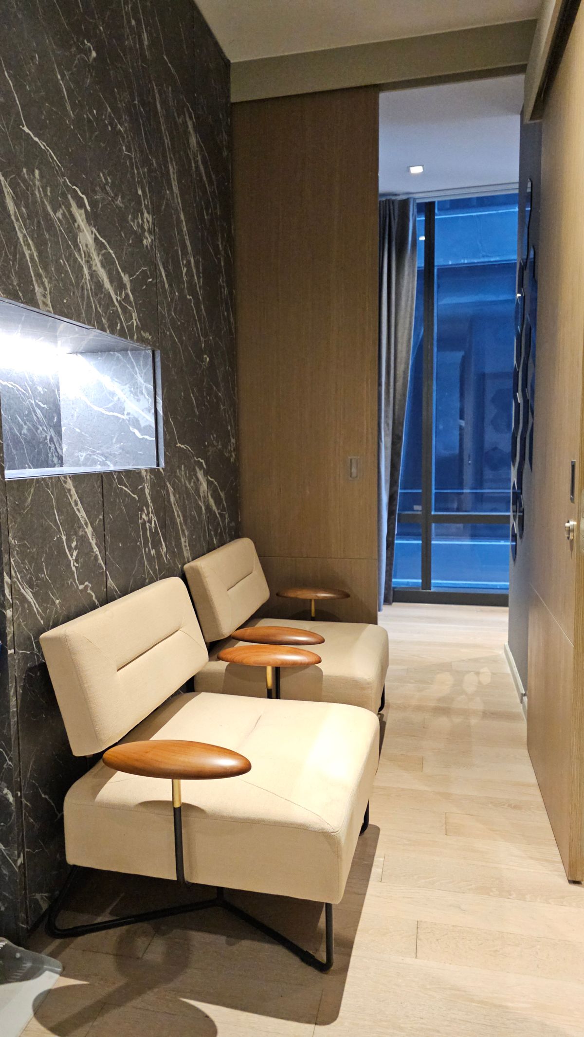 For RentCondoSilom, Saladaeng, Bangrak : **Ashton Silom 50 Sq,m. Fully Finish @38,000บาท/month call Nong 096-2615656  ห้องกว้างมาก 50 ตรม. 1 นอน 1 น้ำ เฟอร์ครบ พร้อมอยู่   Location : Silom , Chongnonsi  Rental Price : 38,000 Baht/Month  Condominium near MRT, BTS  : Silom , Chong nonsiStation  Co