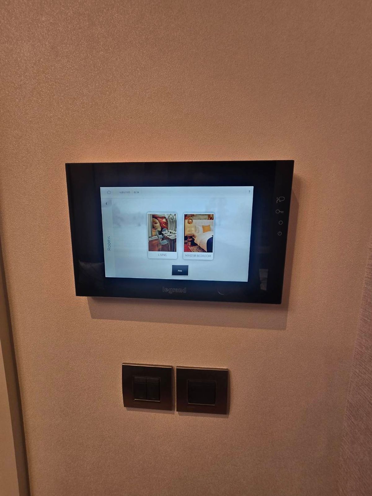 For RentCondoSukhumvit, Asoke, Thonglor : Luxury City Living! Beautiful 1-Bedroom Condo at KHUN by YOO - Fully Furnished & Negotiable Price!