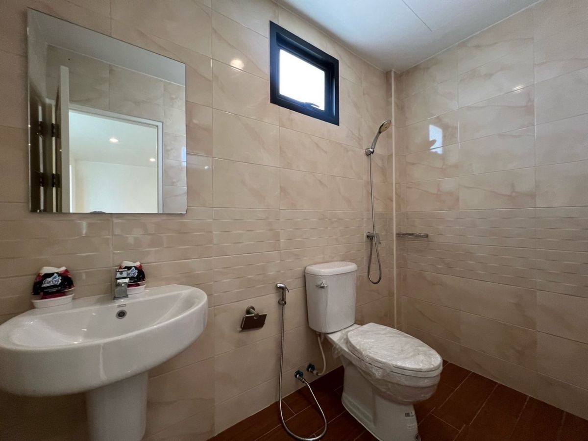 ให้เช่าโฮมออฟฟิศพระราม 3 สาธุประดิษฐ์ : ปล่อยเช่า โมเดิร์น โฮมออฟฟิศ สตูดิโอ ถนน พระราม 3 เขตยานนาวา กรุงเทพ จดทะเบียนบริษัทได้ ที่จอดรถ 4 คัน ทำเล ติดถนนใหญ่