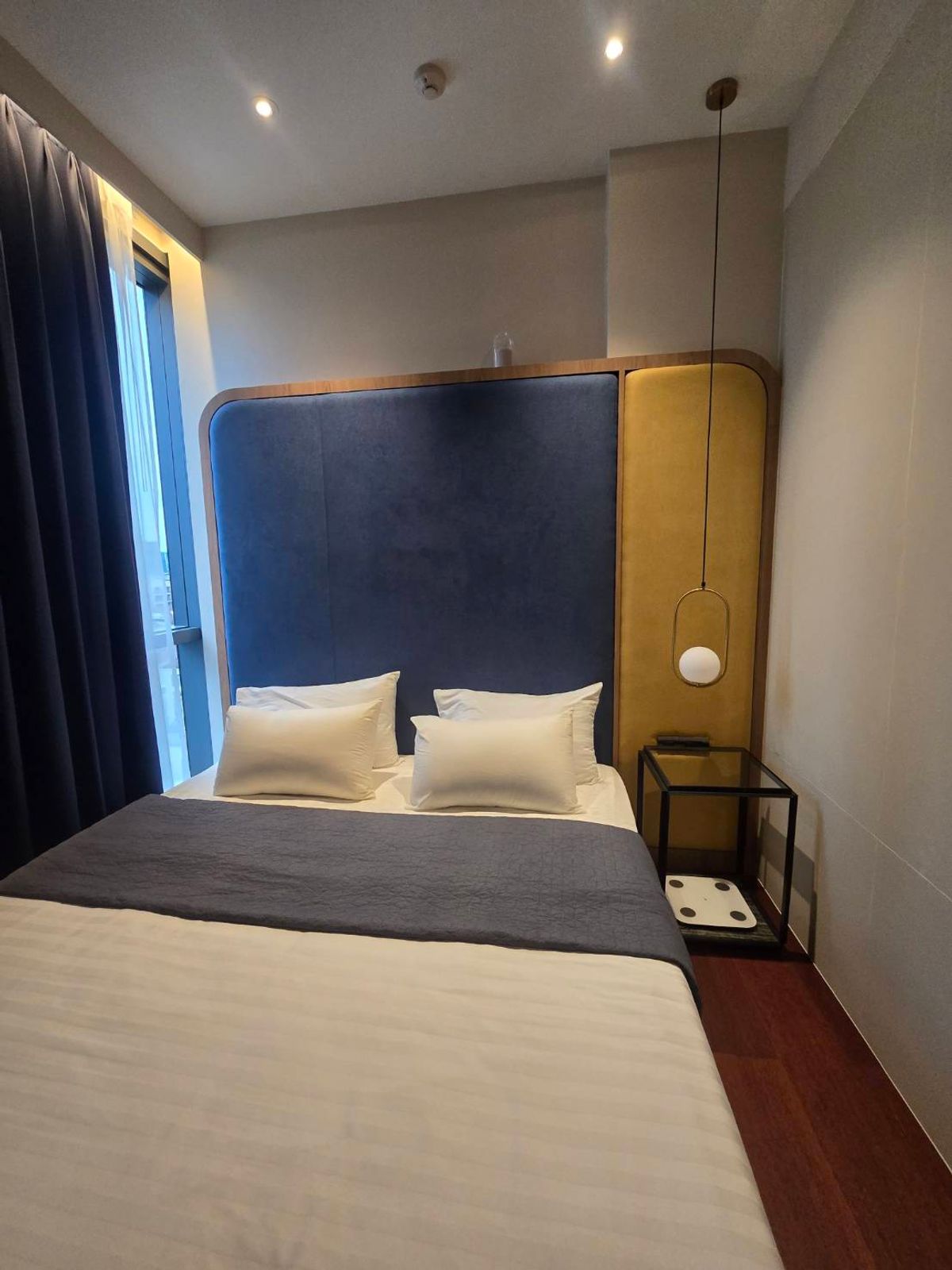 For RentCondoSukhumvit, Asoke, Thonglor : Luxury City Living! Beautiful 1-Bedroom Condo at KHUN by YOO - Fully Furnished & Negotiable Price!