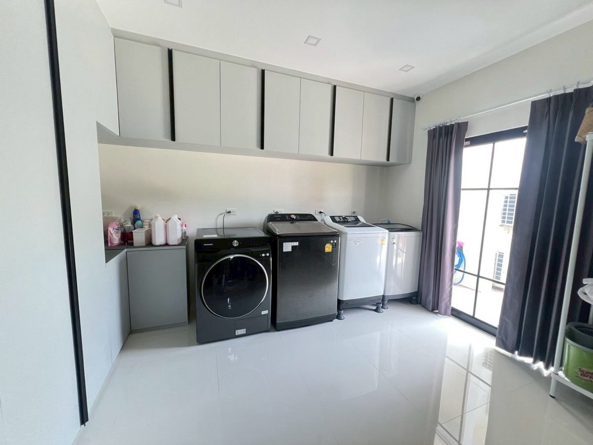 ขายบ้านปากช่อง เขาใหญ่ : 📢👇 บ้านหรู 2 ชั้น บนที่ดินกว้างใหญ่ วิวภูเขา อากาศดีตลอดปี ไม่ไกลจากกรุงเทพ ใกล้แหล่งท่องเที่ยว 