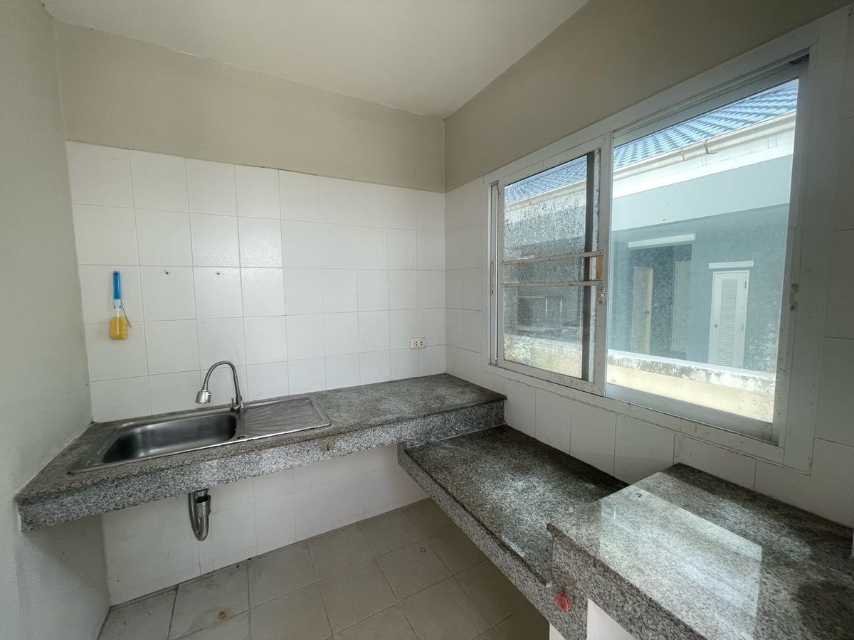 HouseRama 2, Bang Khun Thian : Sell ​​loss! Big house 79 sq. W. Great value 5.5 million