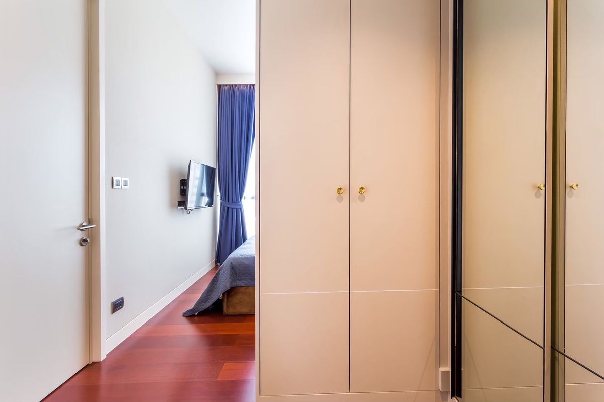 For RentCondoSukhumvit, Asoke, Thonglor : Luxury City Living! Beautiful 1-Bedroom Condo at KHUN by YOO - Fully Furnished & Negotiable Price!