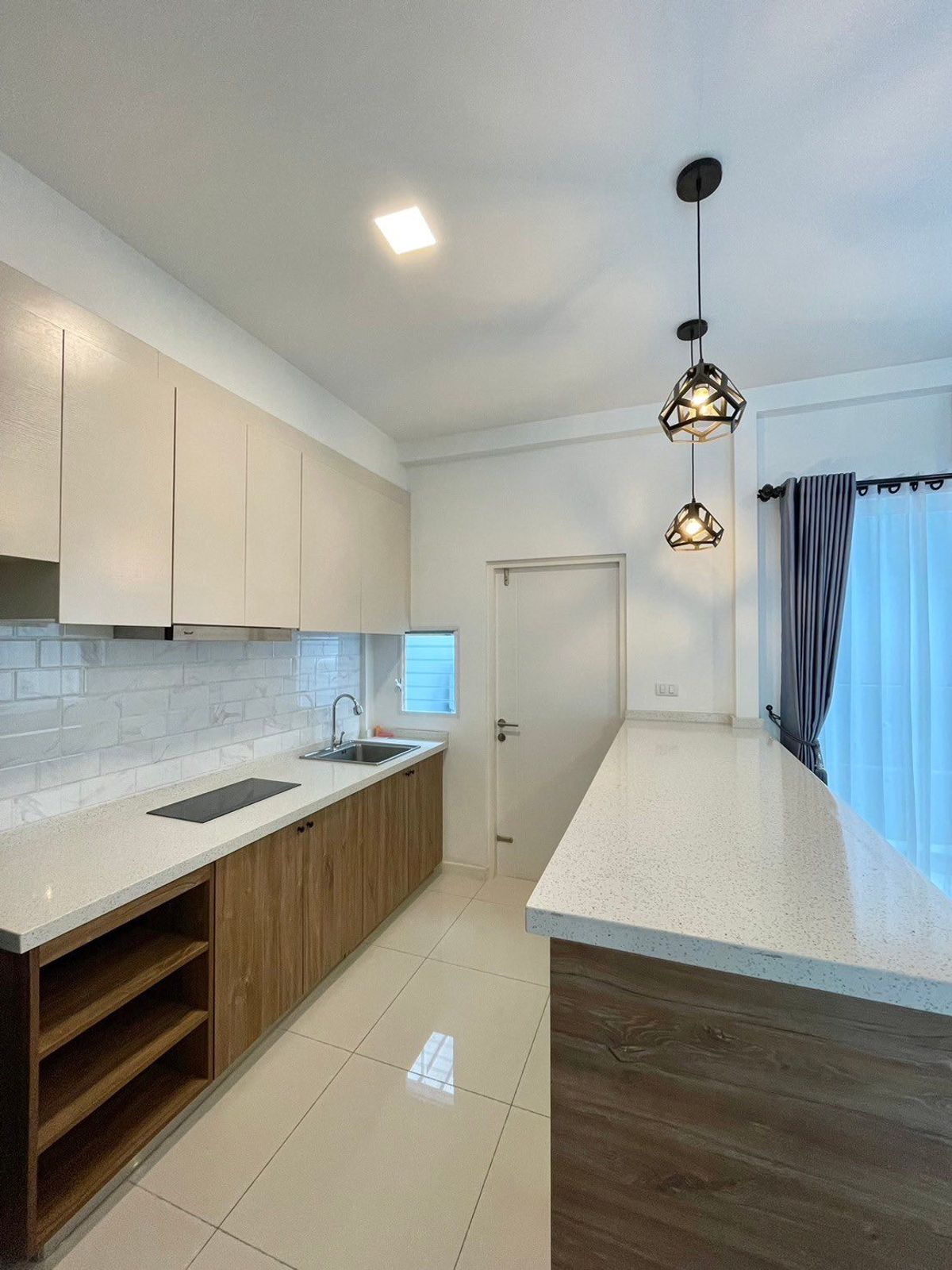 ให้เช่าทาวน์โฮมบางนา แบริ่ง ลาซาล : For Rent Indy 2 Bangna-Ramkhamhaeng 2 Hot Deal!!