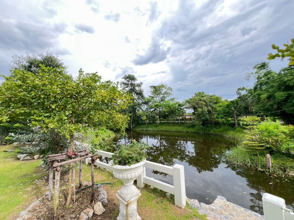 ขายบ้านปากช่อง เขาใหญ่ : 📢👇 บ้านหรู 2 ชั้น บนที่ดินกว้างใหญ่ วิวภูเขา อากาศดีตลอดปี ไม่ไกลจากกรุงเทพ ใกล้แหล่งท่องเที่ยว 