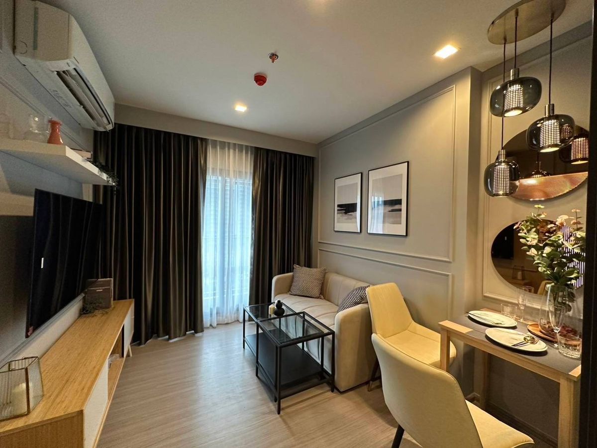 ให้เช่า คอนโด Life Asoke Hype เพียง 300 เมตร จาก MRT พระราม 9 Loading...