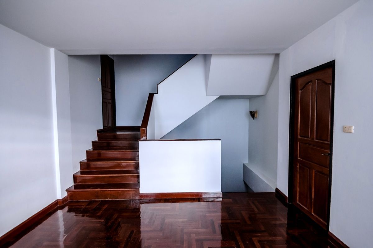 For SaleHome OfficeLadprao, Central Ladprao : 🏛️ Modern Large Home Office with 6 Bedrooms in Prime Ladprao Location, Close to MRT Ladprao