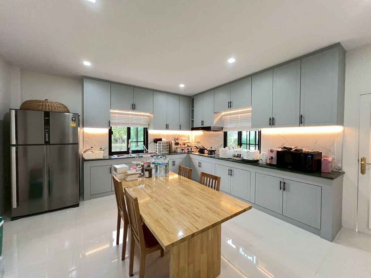 ขายบ้านปากช่อง เขาใหญ่ : 📢👇 บ้านหรู 2 ชั้น บนที่ดินกว้างใหญ่ วิวภูเขา อากาศดีตลอดปี ไม่ไกลจากกรุงเทพ ใกล้แหล่งท่องเที่ยว 