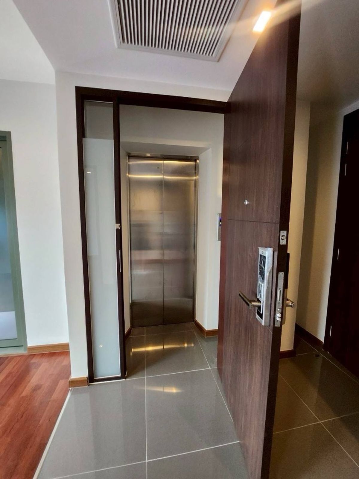 ขายคอนโดราชเทวี พญาไท : 📢👇 โอกาสดีสำหรับการลงทุนหรืออยู่อาศัย!ห้องใหม่ล่าสุด ขนาดพอเหมาะ มาพร้อม ลิฟต์ส่วนตัว ตั้งอยู่ในย่านแฟชั่นที่ทันสมัยที่สุดแห่งหนึ่งของกรุงเทพฯ