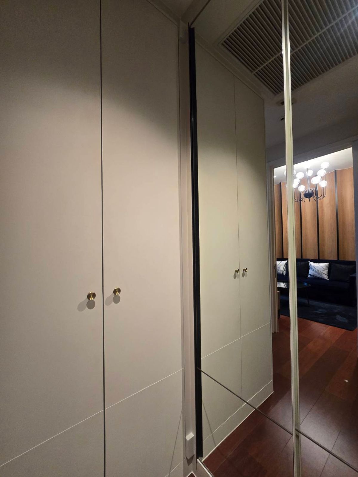 For RentCondoSukhumvit, Asoke, Thonglor : Luxury City Living! Beautiful 1-Bedroom Condo at KHUN by YOO - Fully Furnished & Negotiable Price!