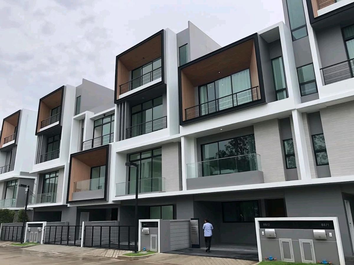 For RentTownhomePattanakan, Srinakarin : 💥 Rent 85,000 baht, 3 -story townhome, Nirvana Define, Krungthep Kreetha, next to Bangkok, a new cut -off athletics on the main road.