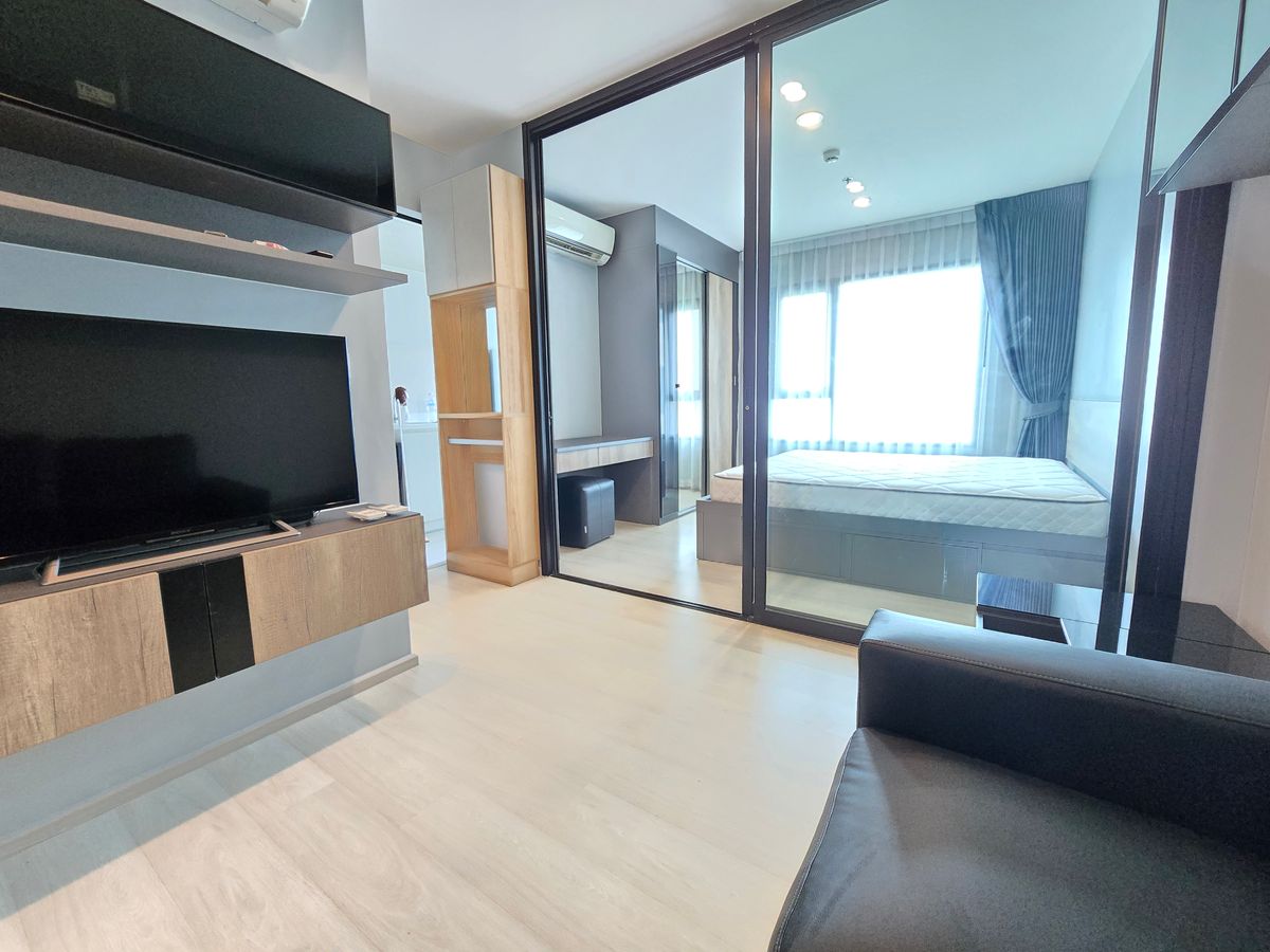 For RentCondoRama9, Petchburi, RCA : Beautiful room for rent, ready to stay