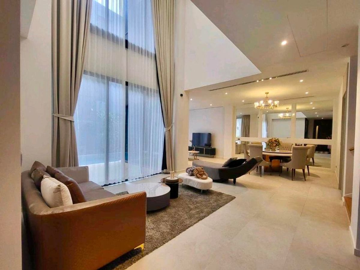 HouseRama9, Petchburi, RCA : Sell/rent Bugaan, Bukan Rama 9-Meng Jai There are only 8 houses in the project. The most Private has a private pool lift. Large garden view