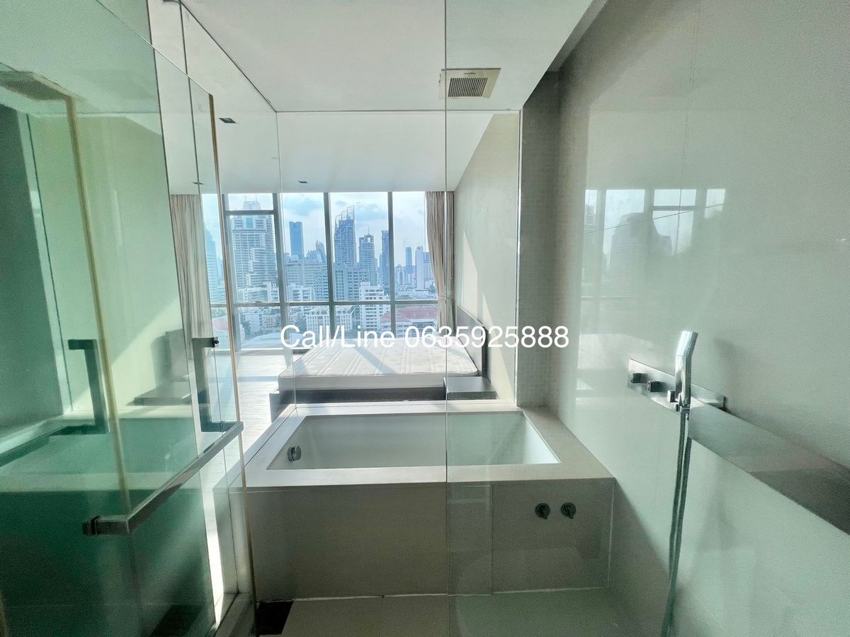 For SaleCondoSukhumvit, Asoke, Thonglor : 𝐅𝐨𝐫 𝐒𝐞𝐥𝐥: The Room Sukhumvit21 2bed 2Bath Duplex Balcony is very big 28.8 MB.