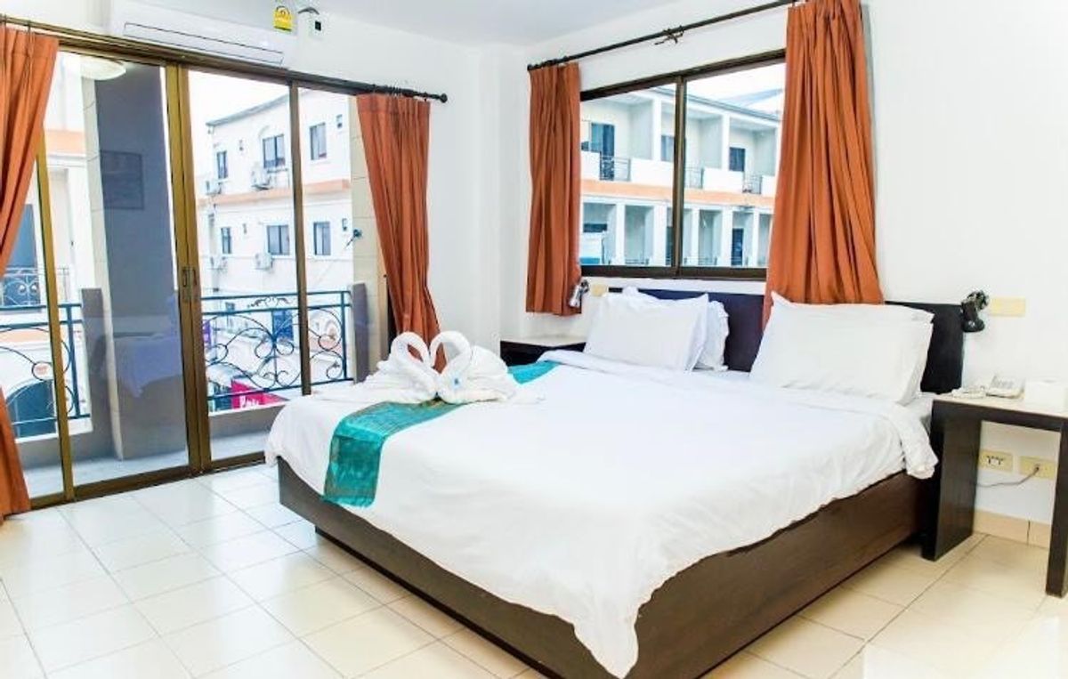 For SaleHotel&Apartment BusinessPattaya, Bangsaen, Chonburi : Hotel for Sale – South Pattaya, Near Walking Street