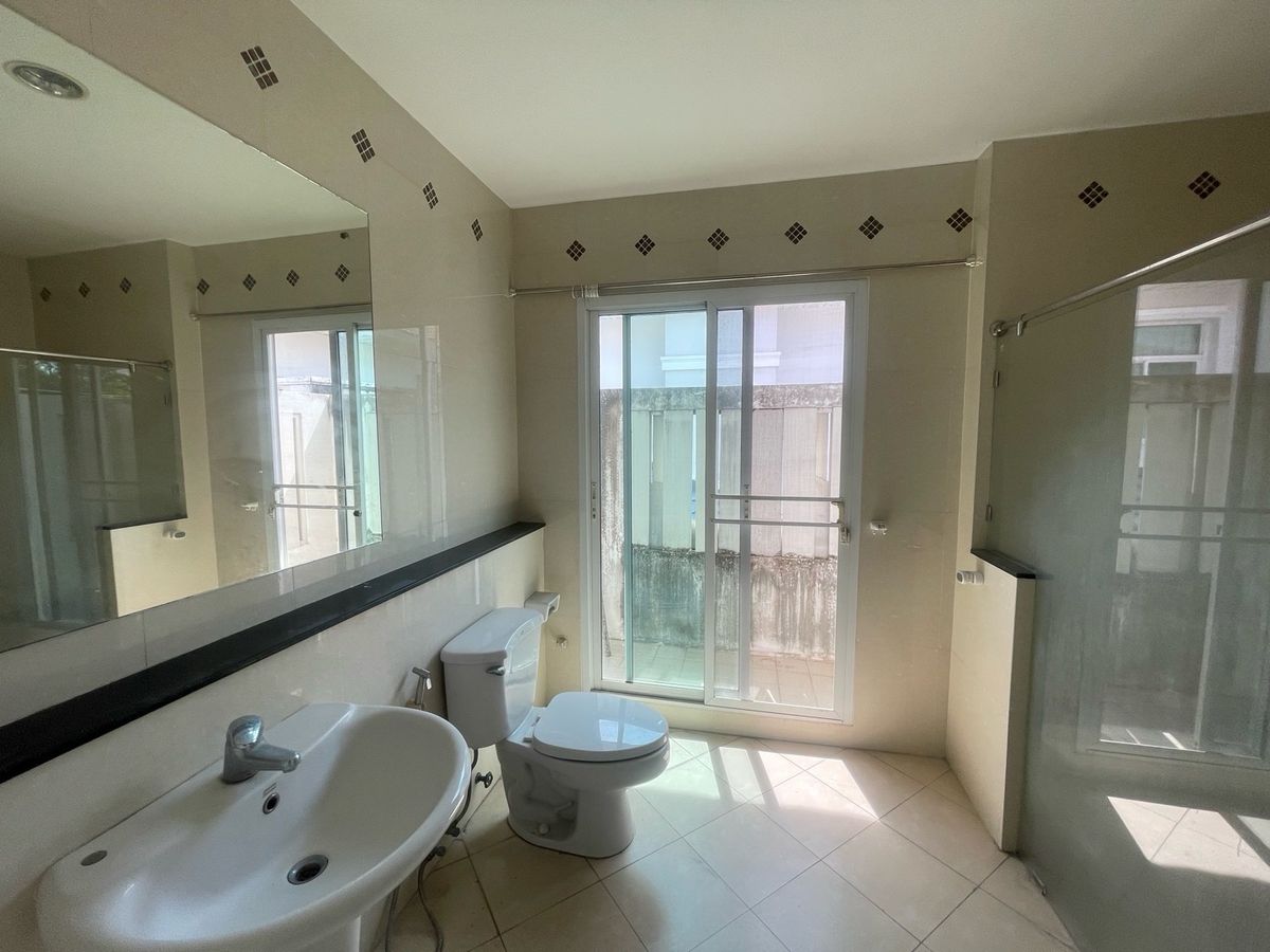 HouseRama 2, Bang Khun Thian : Sell ​​loss! Big house 79 sq. W. Great value 5.5 million