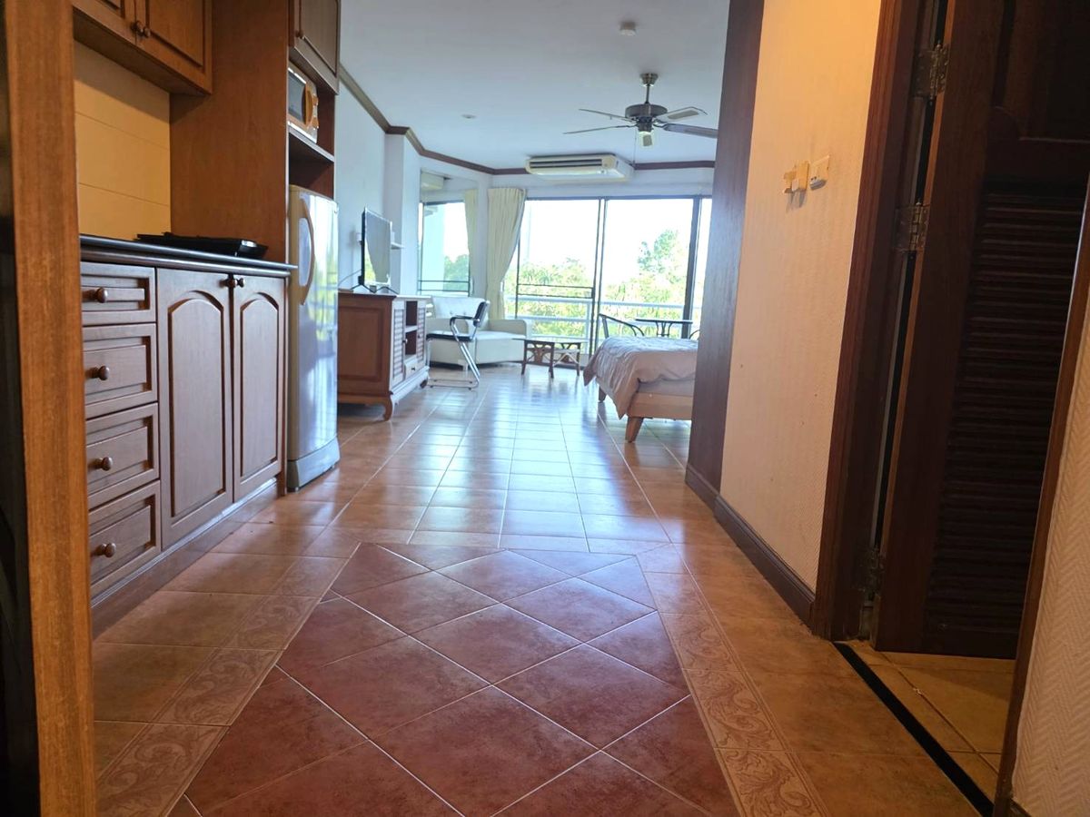 For RentCondoPattaya, Bangsaen, Chonburi : Condo for Rent!!! Special Price: Only 9,900 THB/month!!! 37 sqm!!! Sea View Condo 2 (View Talay 2), Thappraya Road, Pattaya, Nong Prue Subdistrict, Bang Lamung District, Chonburi Province