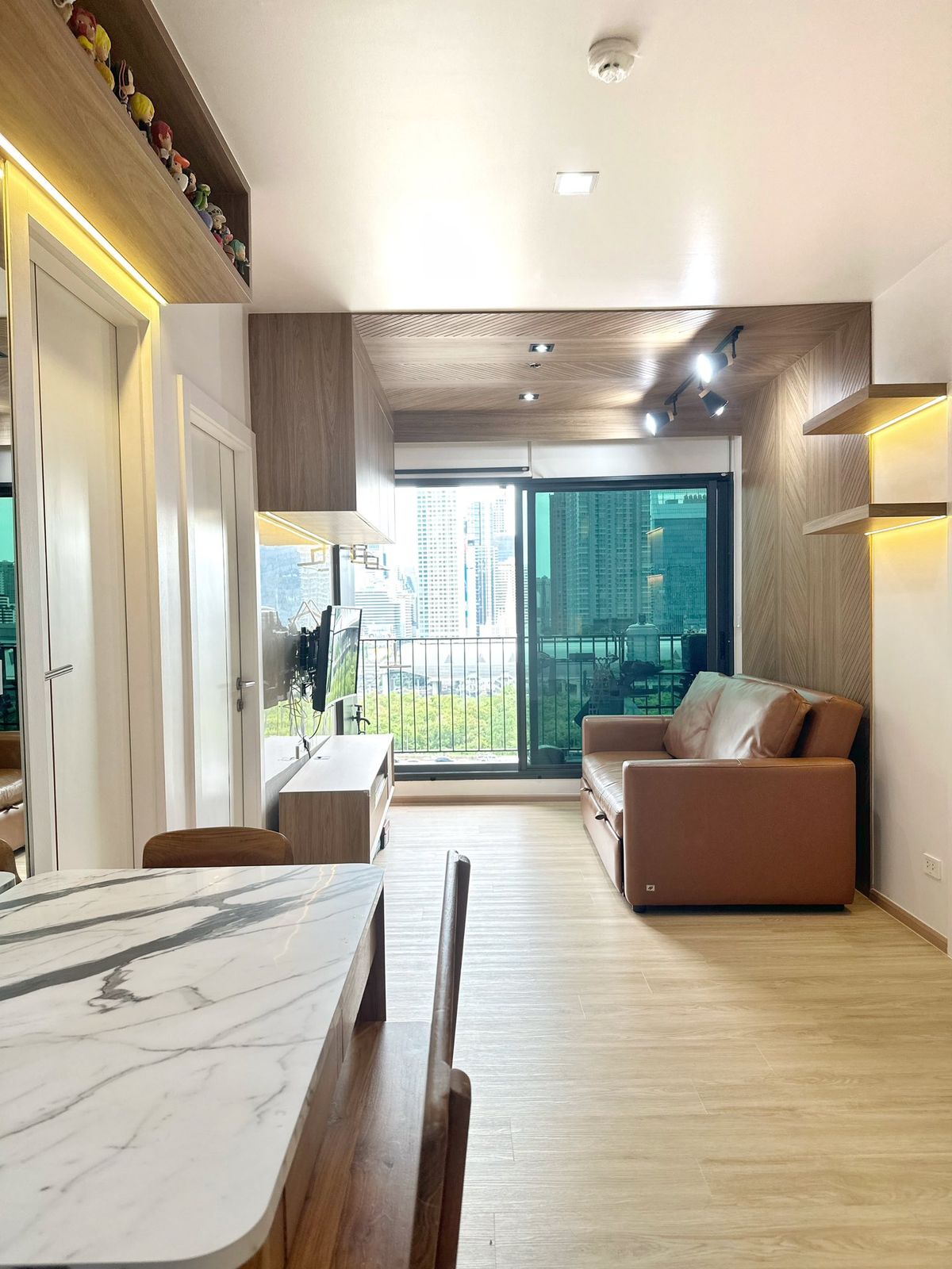 ให้เช่าคอนโดพระราม 9 เพชรบุรีตัดใหม่ RCA : For Rent | Life Asoke Rama 9 | 2bed2bath 59sqm | 42,000/Month