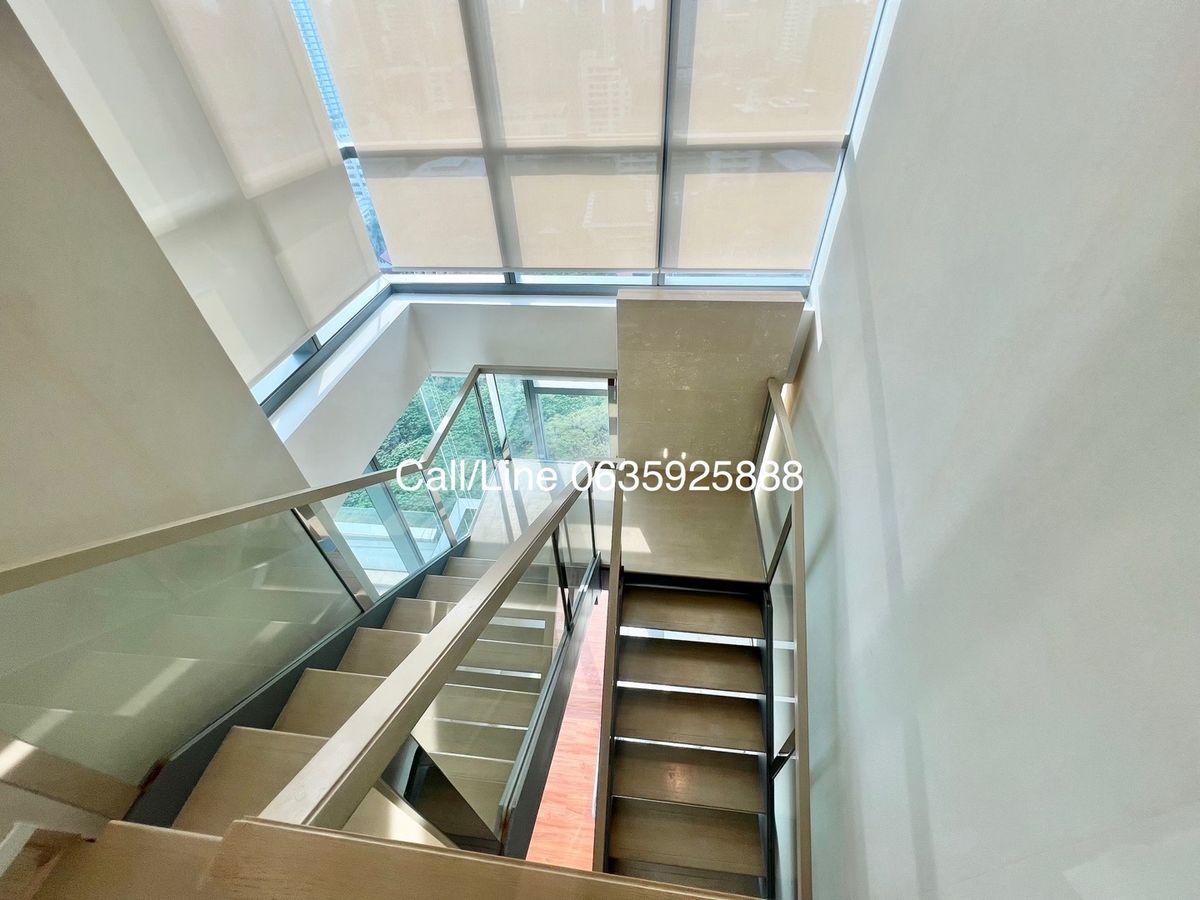 For SaleCondoSukhumvit, Asoke, Thonglor : 𝐅𝐨𝐫 𝐒𝐞𝐥𝐥: The Room Sukhumvit21 2bed 2Bath Duplex Balcony is very big 28.8 MB.
