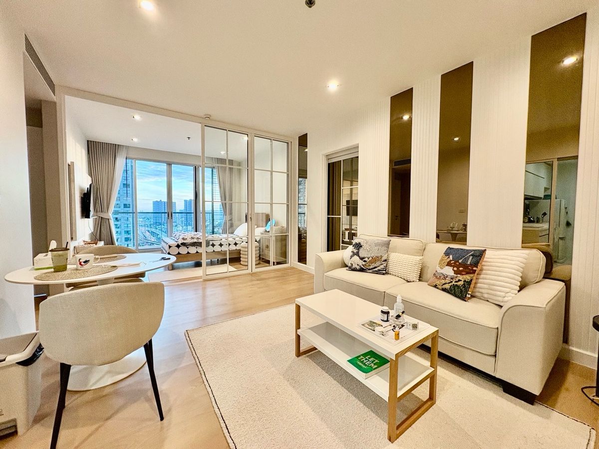 ขายคอนโดท่าพระ ตลาดพลู วุฒากาศ : For Sale! คอนโด 2 Bed Plus ที่ “The Room สาทร-ตากสิน” ใกล้ BTS เดินแค่ไม่กี่ก้าวอยู่เองก็เวิร์ก ปล่อยเช่าก็คุ้มสุดๆ เจ้าของขายเอง!